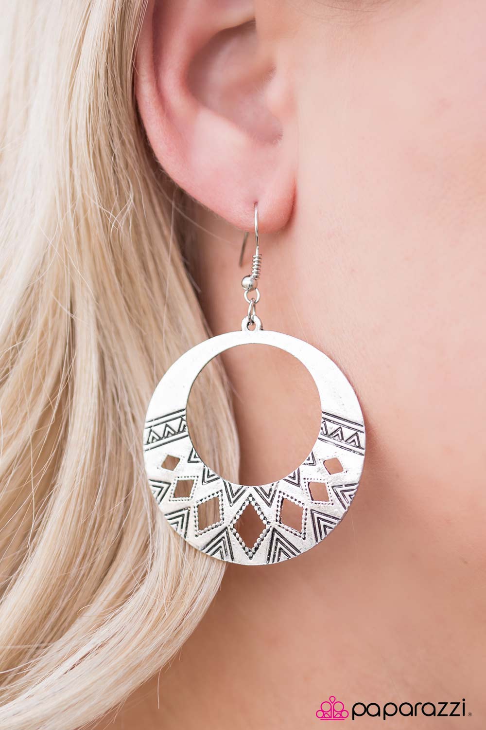 Paparazzi Accessories To The Amazon Silver Paparazzi