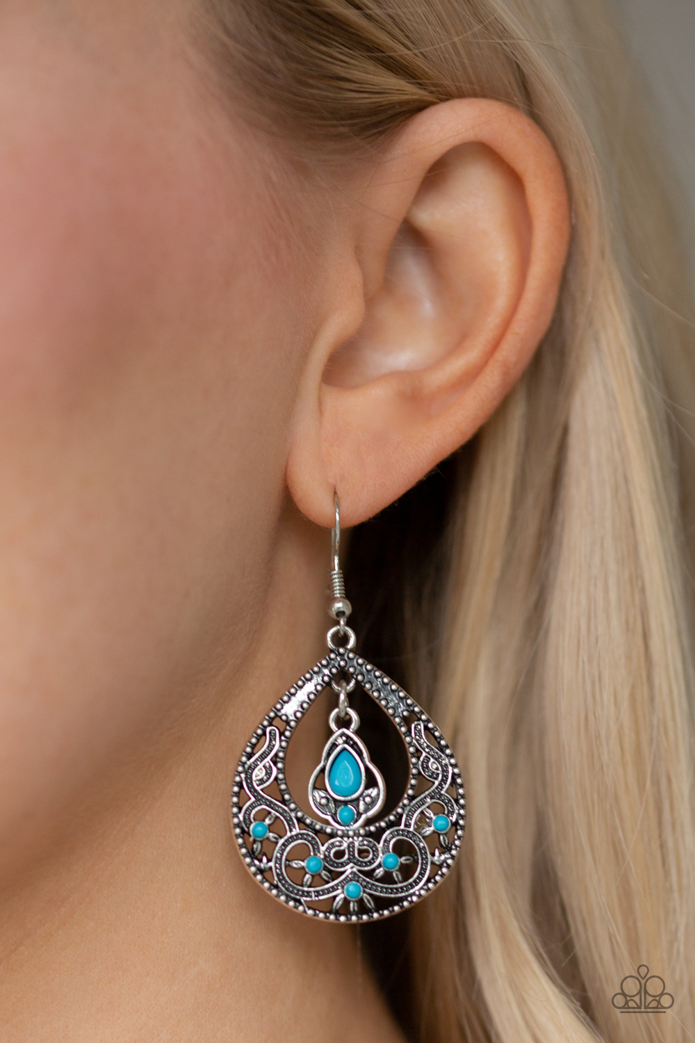 the girl with the blue earring