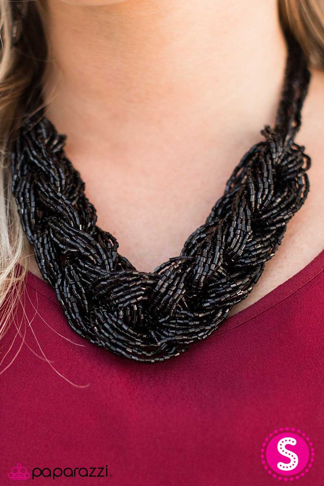 Paparazzi Accessories Wrap Battle Black