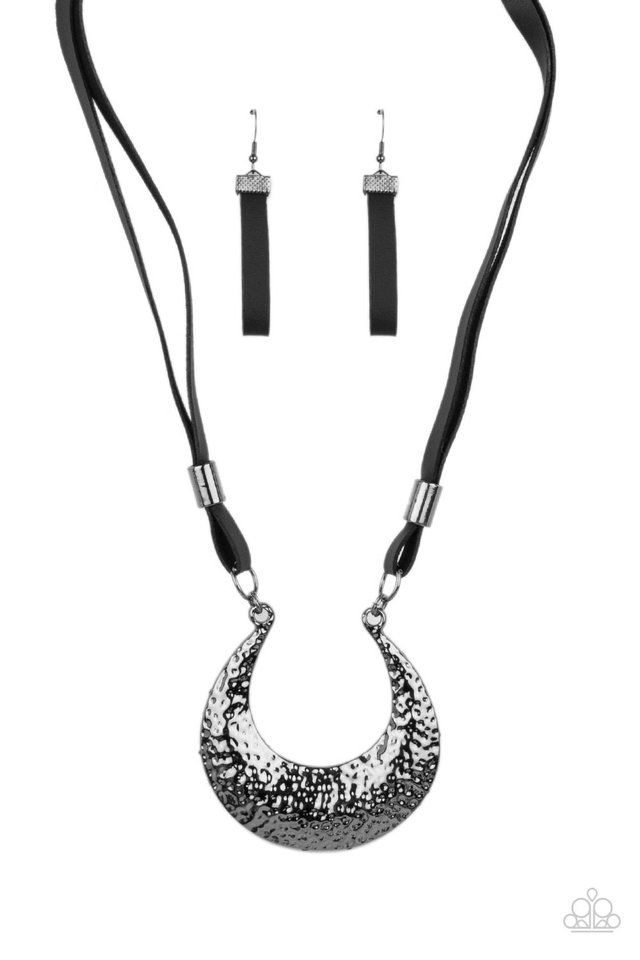 ​Majorly Moonstruck - Black - Paparazzi Necklace Image