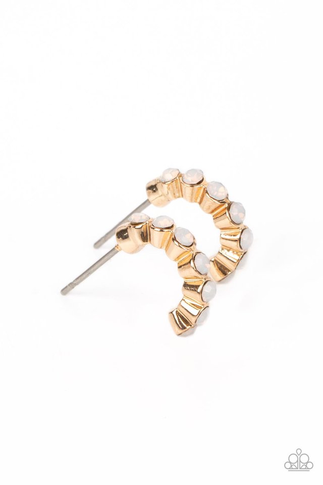 Carefree Couture - Gold - Paparazzi Earring Image