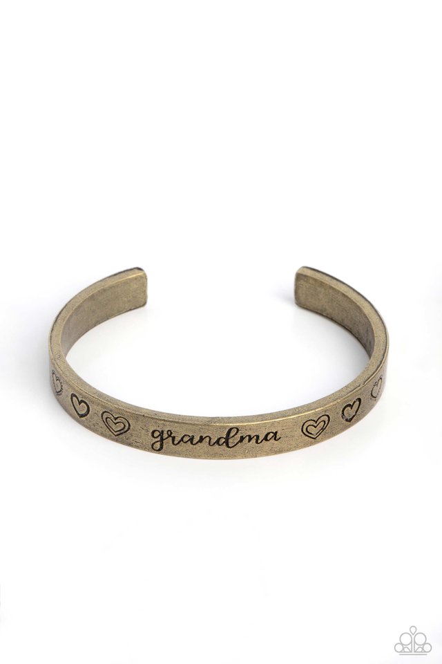 A Grandmothers Love - Brass - Paparazzi Bracelet Image